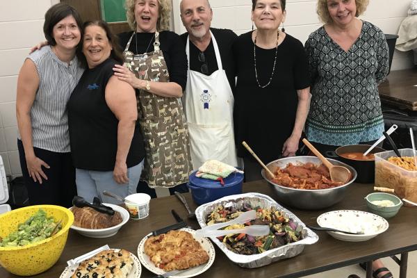 Summer shelter volunteer food providers